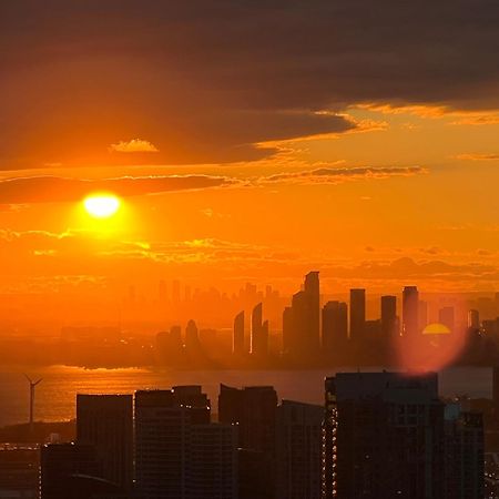 Presidential Suite Heart Of Downtown With Stunning View Toronto Eksteriør billede